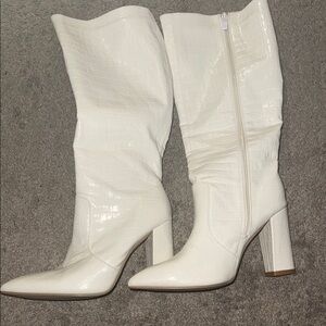 Chic White Croc-Embossed Heeled Boots